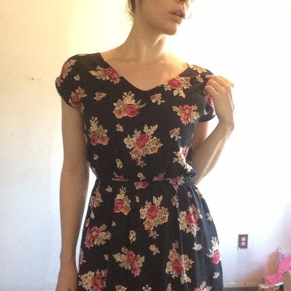 Mossimo Supply Co. Dresses & Skirts - Mossimo Black Floral Dress W/ Pockets Medium